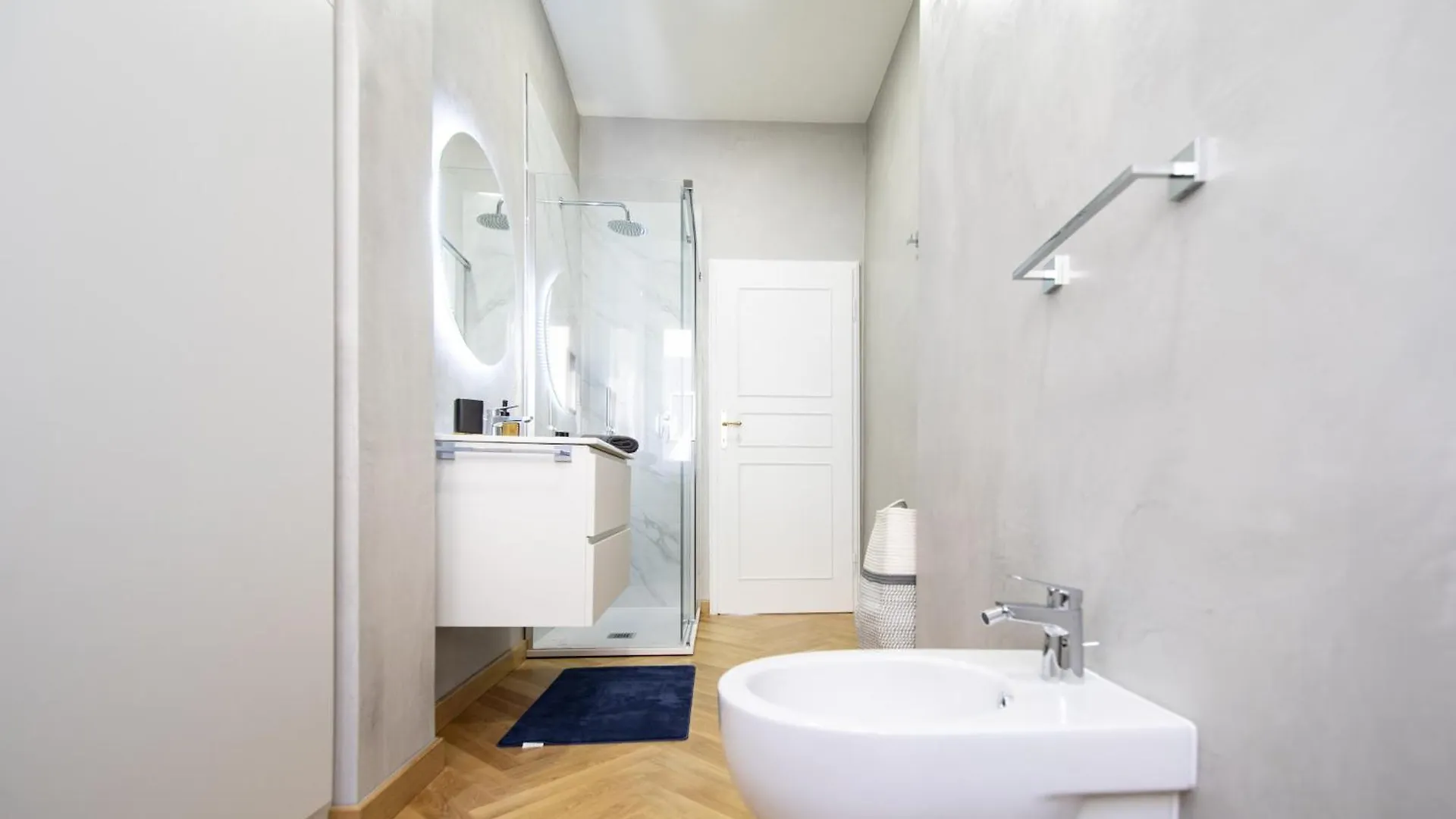 Singer House In Center Town Apartment Lucca Italy