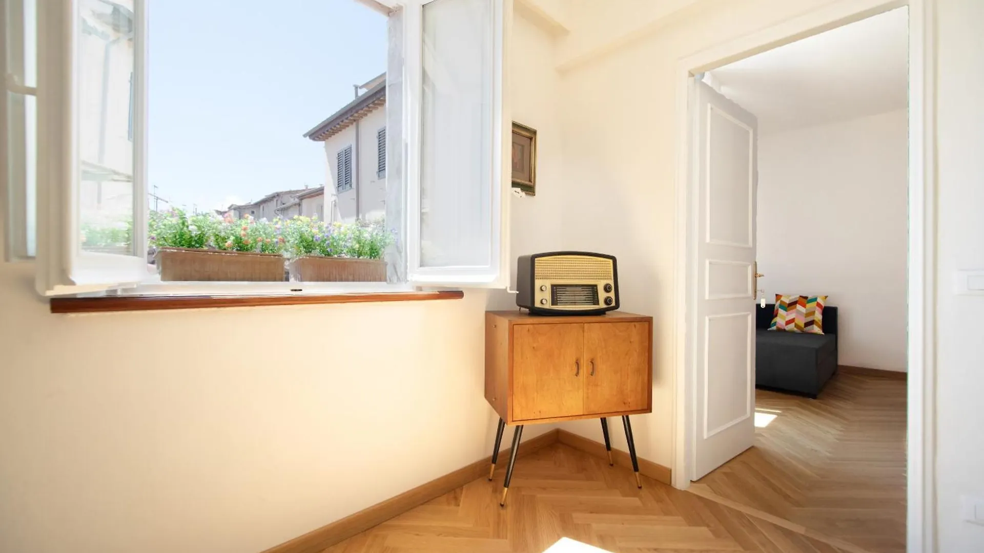Singer House In Center Town Apartment Lucca Italy