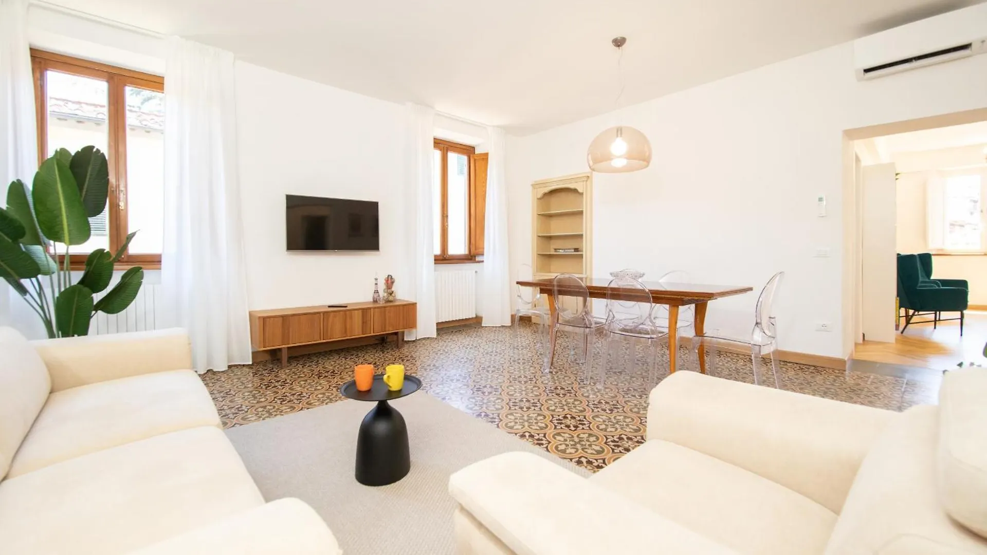 Singer House In Center Town Apartment Lucca 0*,